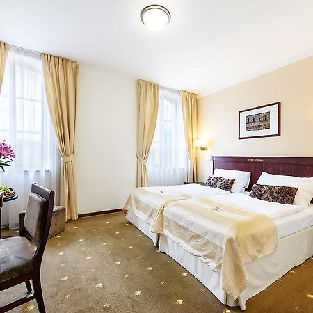 Hotel & Apartments U Cerneho Orla Třebíč Dış mekan fotoğraf