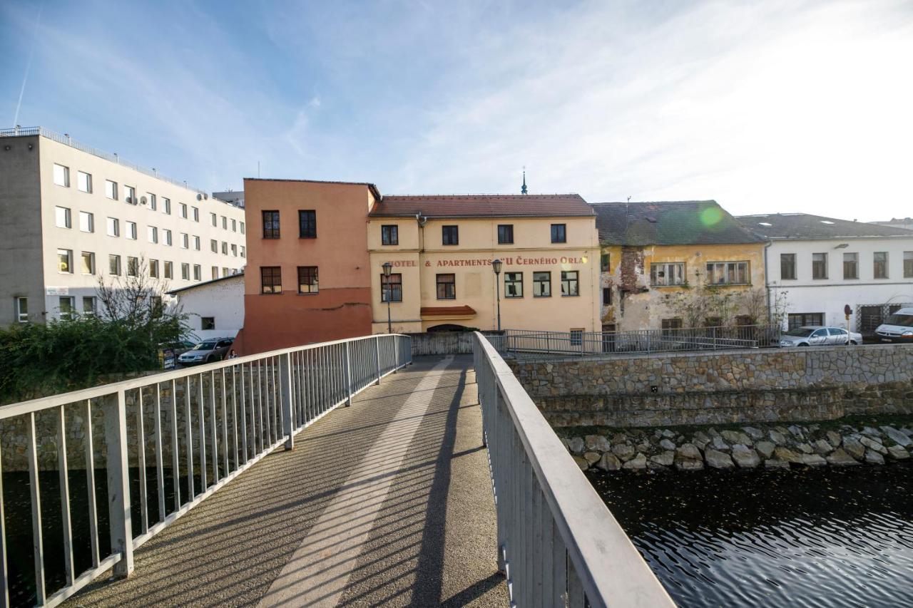 Hotel & Apartments U Cerneho Orla Třebíč Dış mekan fotoğraf