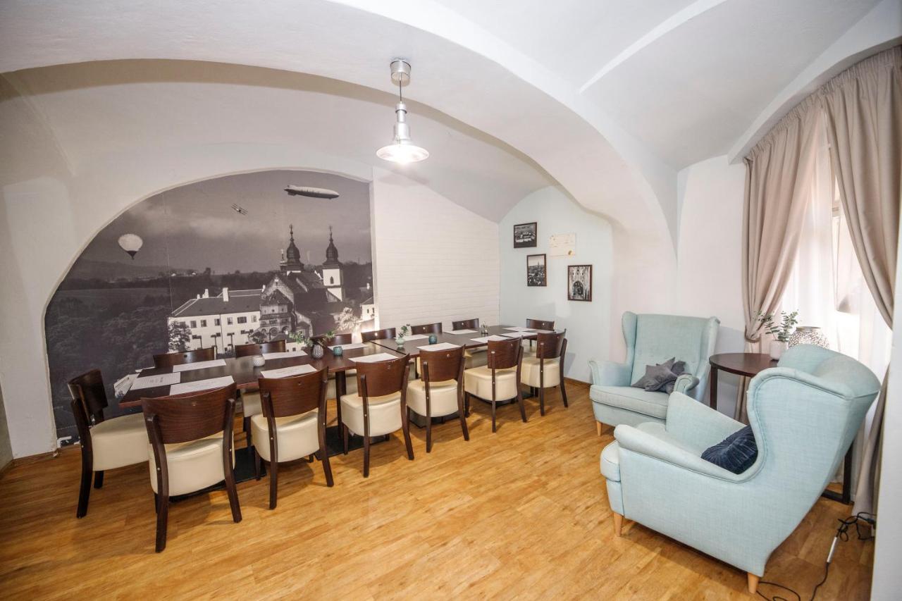 Hotel & Apartments U Cerneho Orla Třebíč Dış mekan fotoğraf
