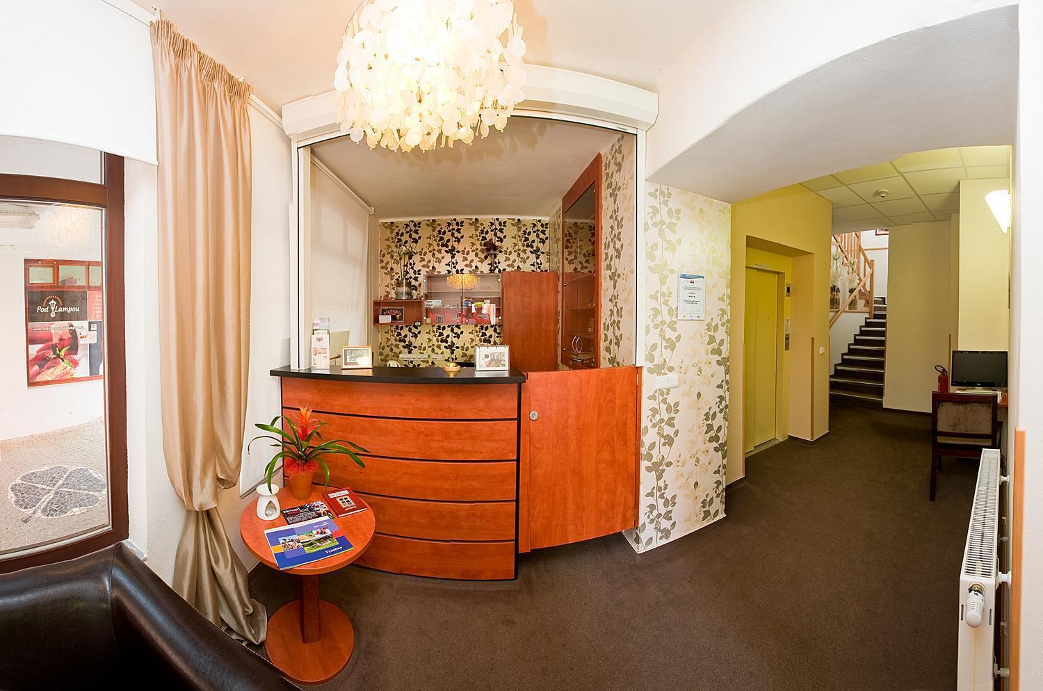 Hotel & Apartments U Cerneho Orla Třebíč Dış mekan fotoğraf